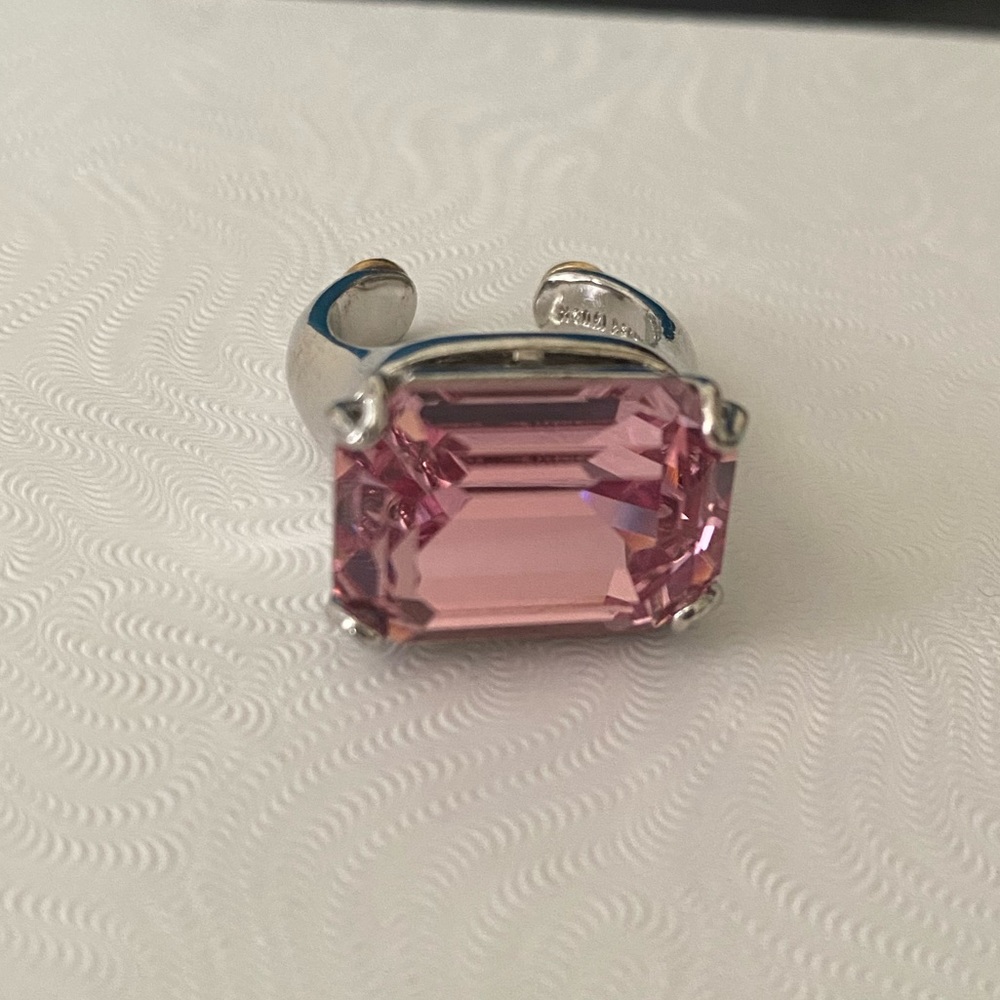 Henri Bendel New York Designer Pink Crystal Cocktail Ring